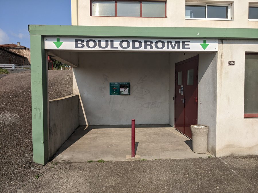 File:Amions - Boulodrome couvert (juin 2023).jpg