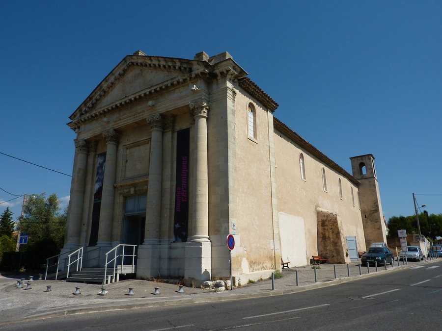 File:Pénitents noirs Aubagne 2.jpg