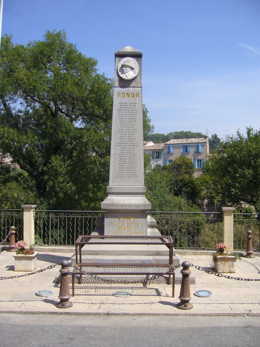 File:Trans-en-Provence - Monumorts.jpg
