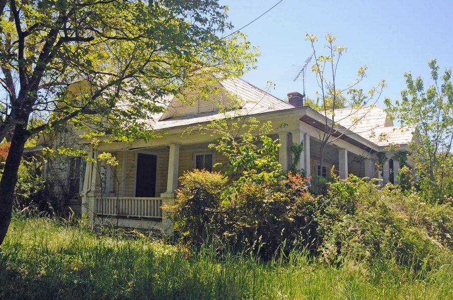 Исторический дом в South Race Street Historic District в Стейтсвилле, Северная Каролина