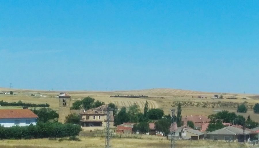 Blick auf Fuentemilanos in Segovia von der N-110