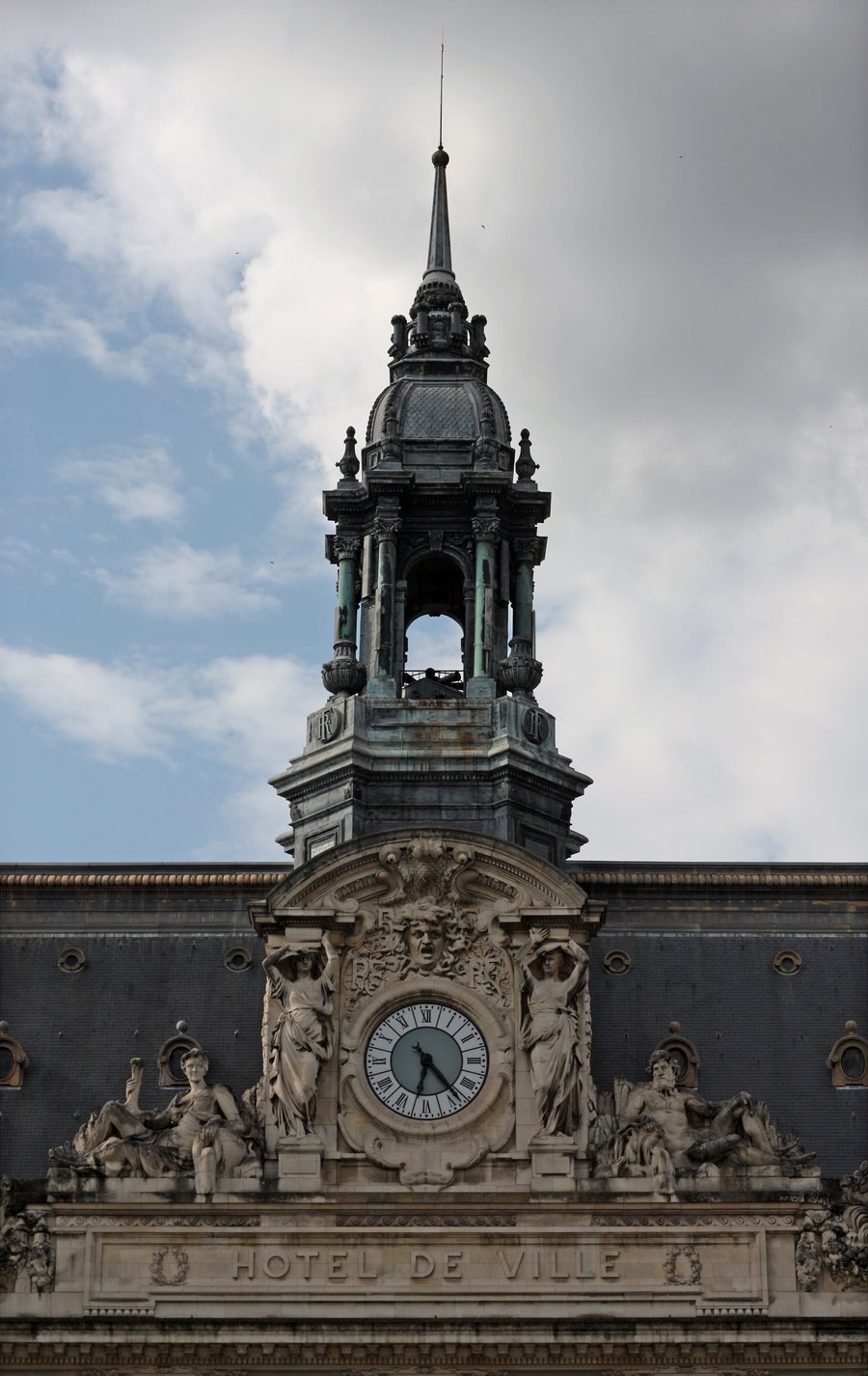 File:Tours - hôtel de ville - clocheton.jpg