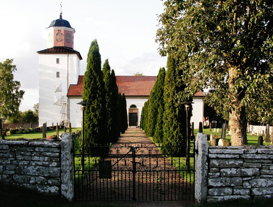 Außenansicht der Stenåsa kyrka in Stenåsa auf Öland