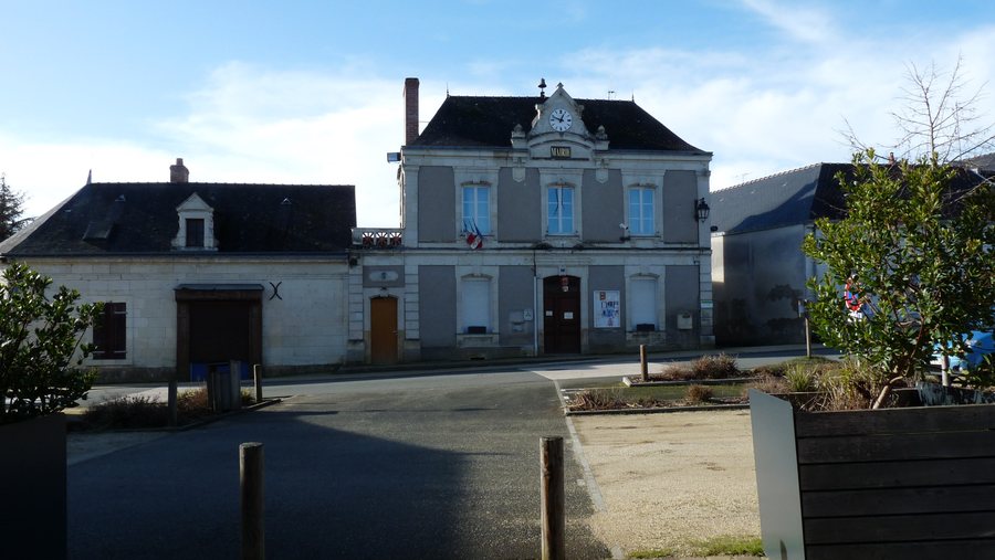 File:Le Guédeniau (49) Mairie - Extérieur - 01.jpg