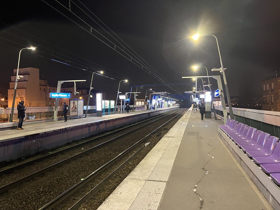 File:Gare Neuilly Plaisance Ligne A RER IdF - Neuilly-Plaisance (FR93) - 2023-02-14 - 1.jpg