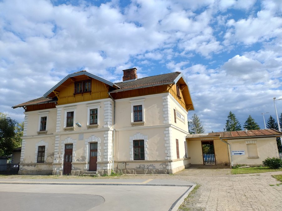 Strzyżów railway station building