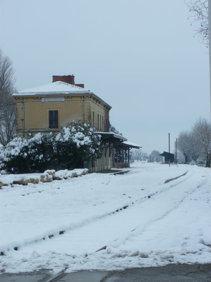 File:Neige Gare Monteux.JPG