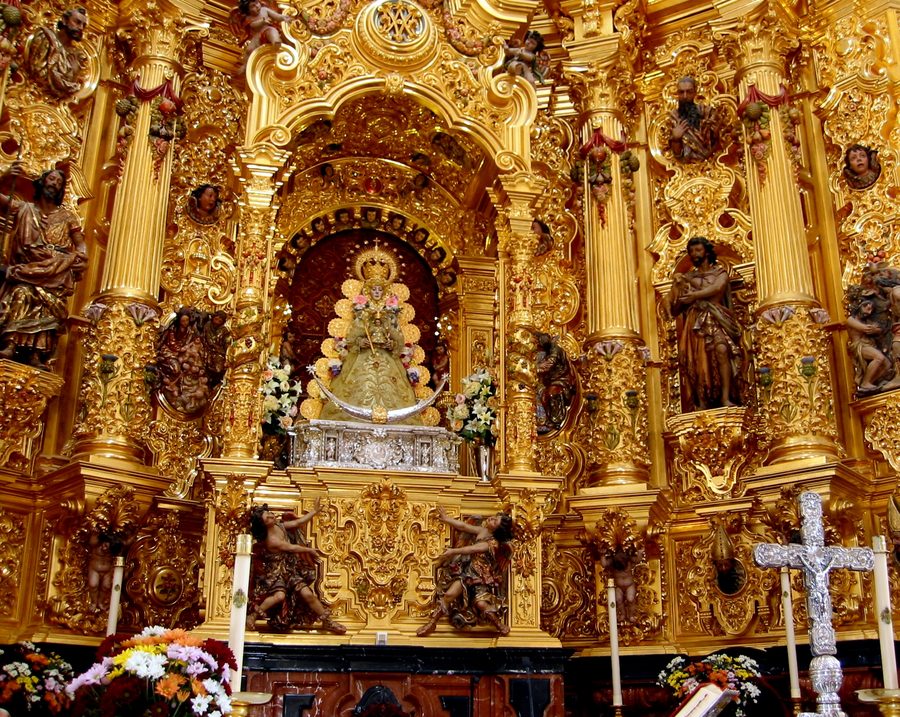 Алтарь с Virgen del Rocío в Эль-Росио рядом с Альмонте