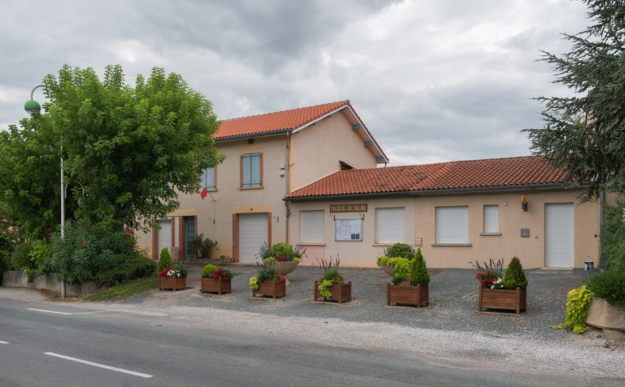 File:Town hall of Blan (3).jpg