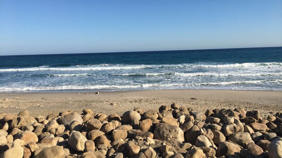 Grande Plage bei Tigzirt an der Mittelmeerküste Algeriens