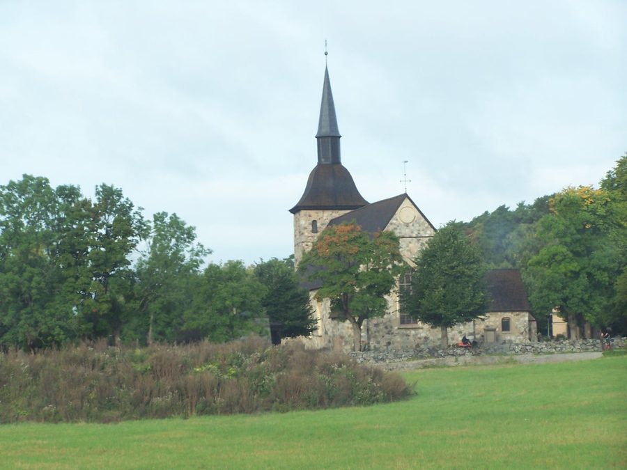 Botkyrka kyrka в Ботчюрке, Швеция