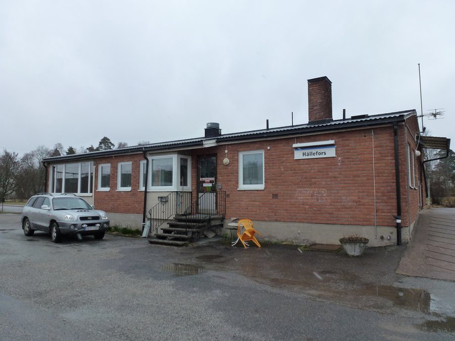 File:Hällefors station 2012.JPG