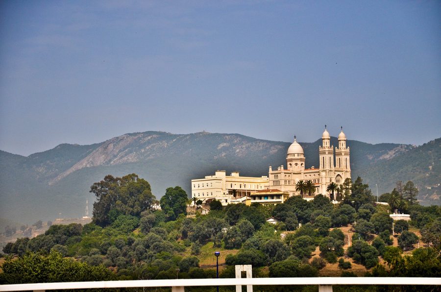 Außenansicht der Basilika Saint-Augustin in Annaba