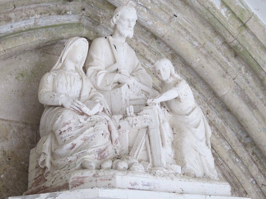 File:Église Saint-Pair de Morville - groupe sculpté Saint Joseph et l'Enfant Jésus.JPG