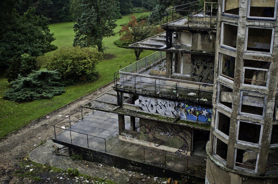 File:Sanatorium Aincourt.jpg
