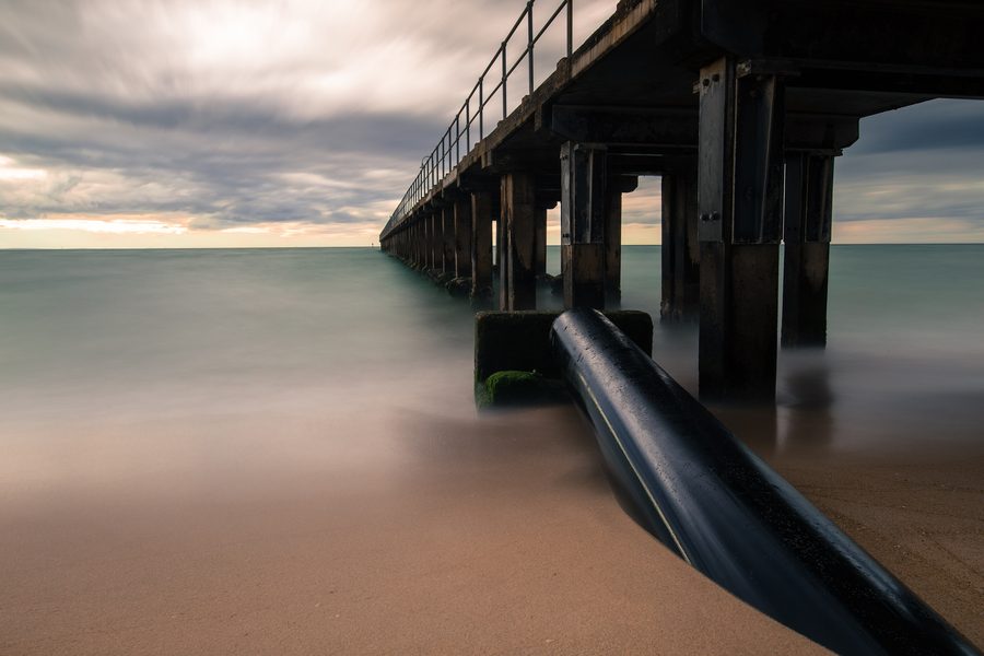 Dromana-Strand mit Pier an der Port-Phillip-Bucht