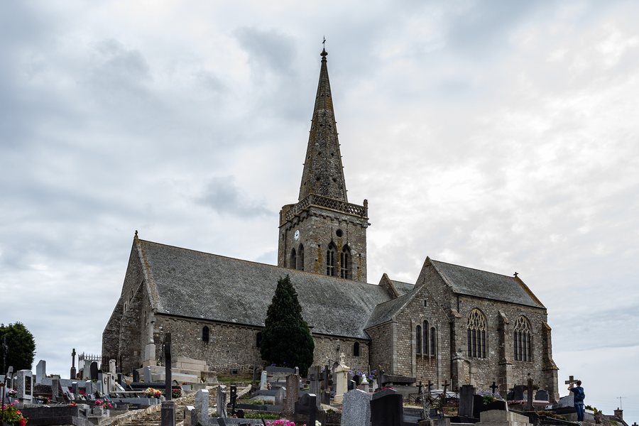 File:Église Saint-Martin, Réville, France.jpg
