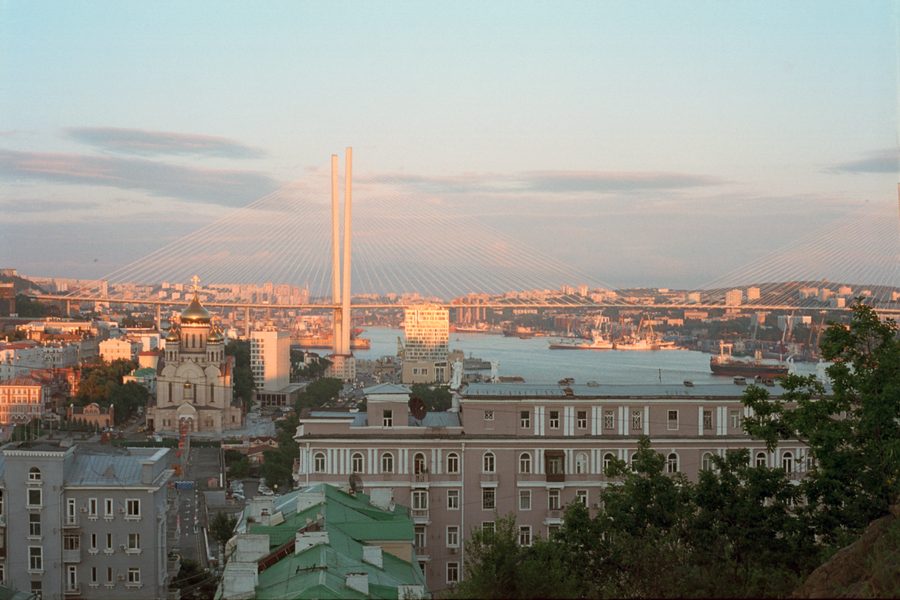 Золотой мост над бухтой Золотой Рог во Владивостоке