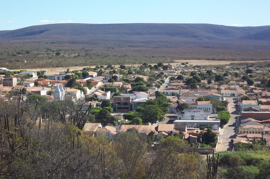 Blick auf Brotas de Macaúbas von der Pedra do Urubu