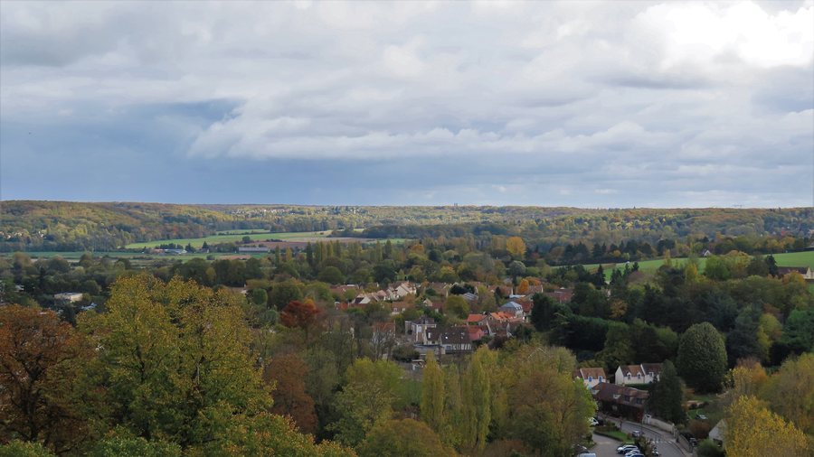 File:Montfort-l'Amaury @ Château de Montfort.jpg
