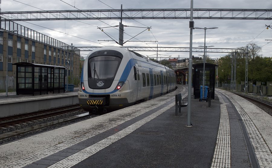 File:14.05.22 Södertälje Centrum X60 6006 (52093977771).jpg