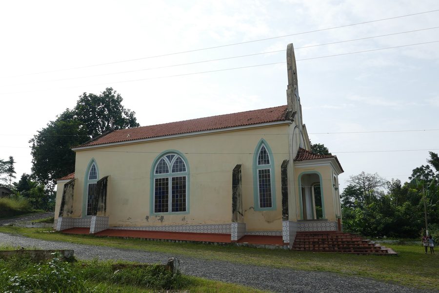Kirche der Roça Agostinho Neto im Norden der Insel São Tomé.