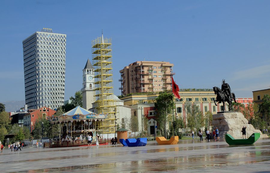 Площадь Скандербега в Тиране