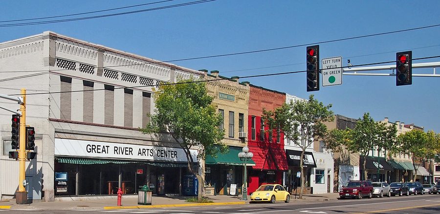 Исторический торговый район на 1st Street в Little Falls, Minnesota
