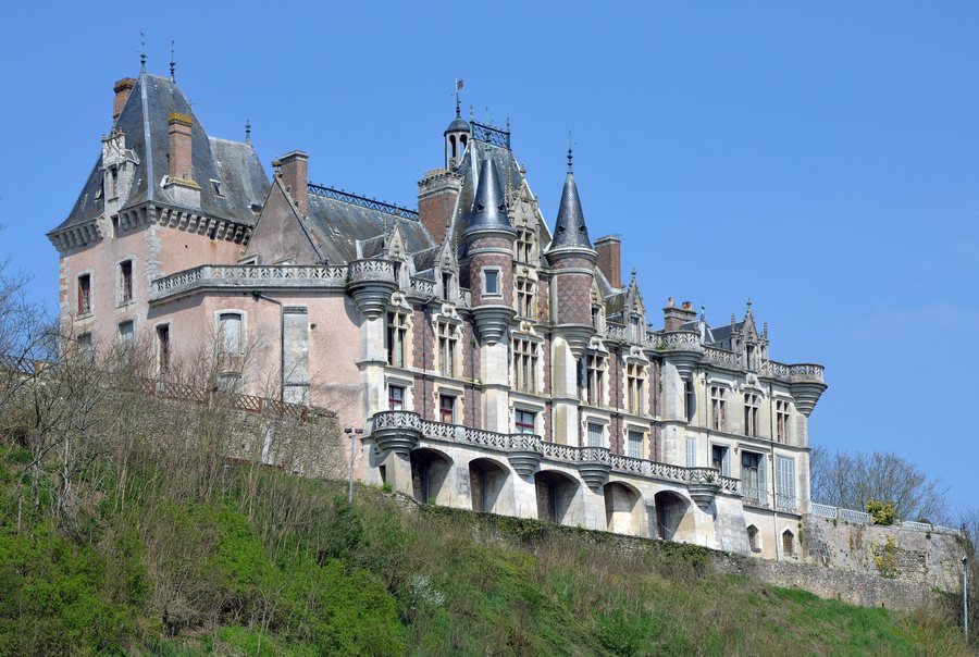 File:Château-de-Montigny-le-Gannelon-DSC 0422.jpg