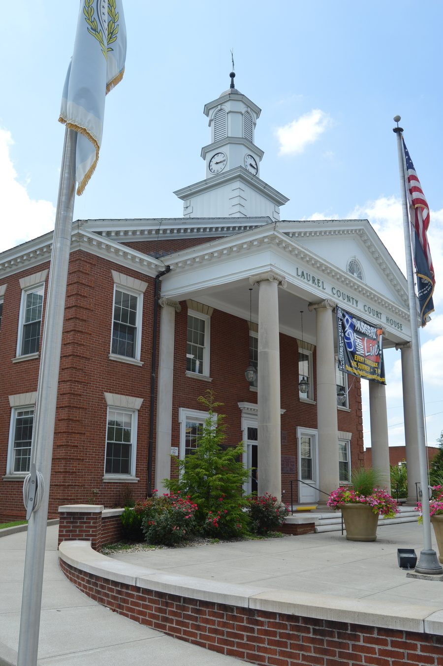 Здание суда Laurel County в центре Лондона, Кентукки