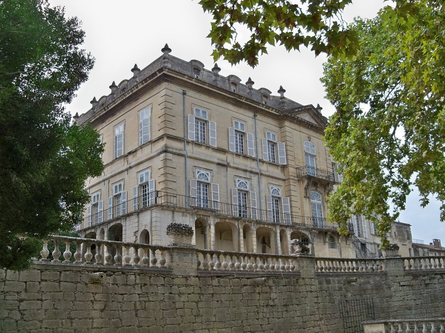 File:Chateau de Barbentane 2.jpg