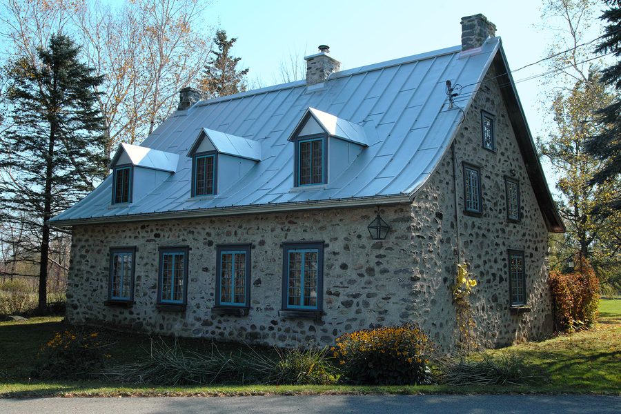 Исторический каменный дом Maison François-Bélangé в Лотбиниере, Квебек