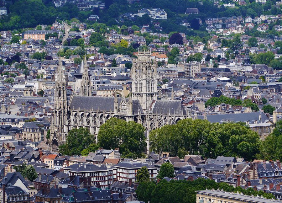 File:Rouen Côte Sainte-Cathérine Blick auf die Abbatiale Saint-Ouen 1.jpg