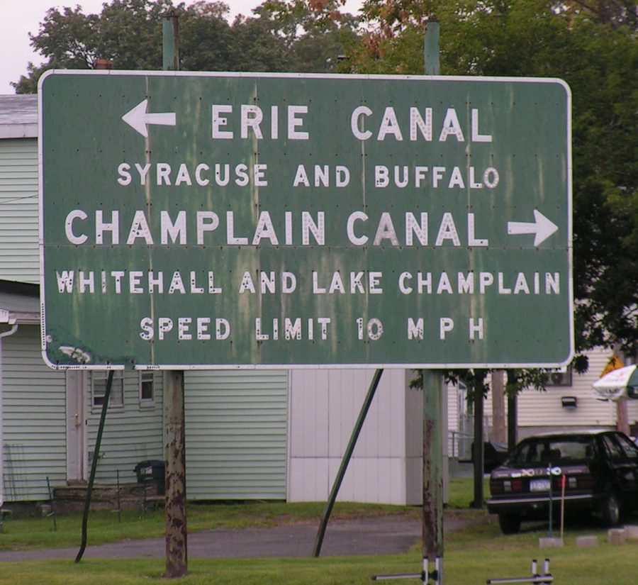 Знак разветвления Erie Canal в Уотерфорде, Нью-Йорк