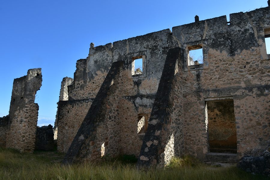 Ruinen des Makutani-Palasts auf Kilwa Kisiwani in der Region Lindi, Tansania