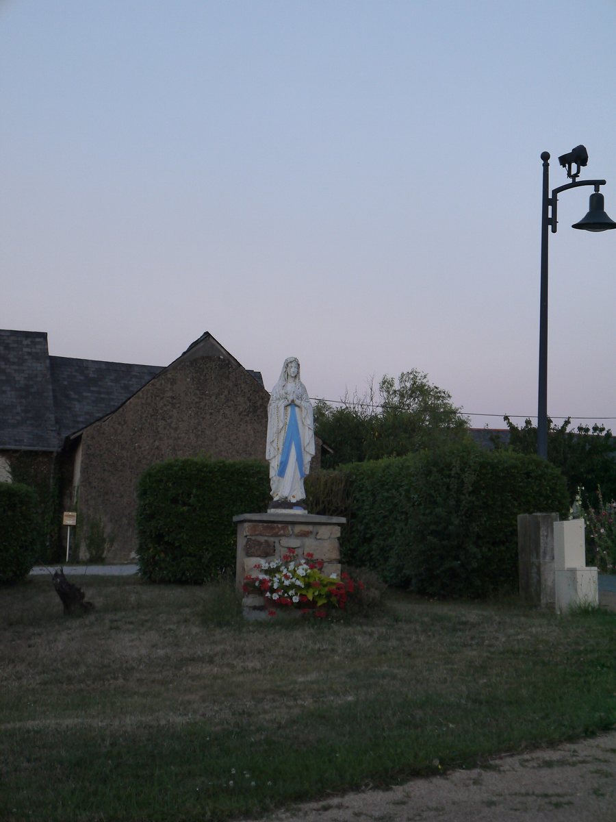 File:49 Saint-Michel-et-Chanveaux ND Lourdes.jpg