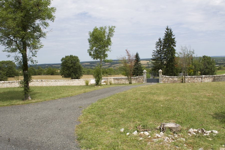 File:Lunegarde - panoramio (1).jpg