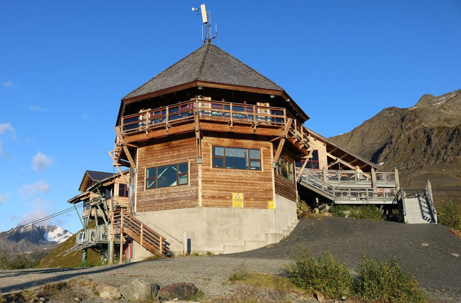 Roundhouse на курорте Mt. Alyeska в Girdwood, Аляска