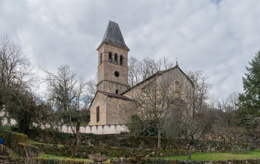 File:Saint Lawrence church in Issepts (3).jpg