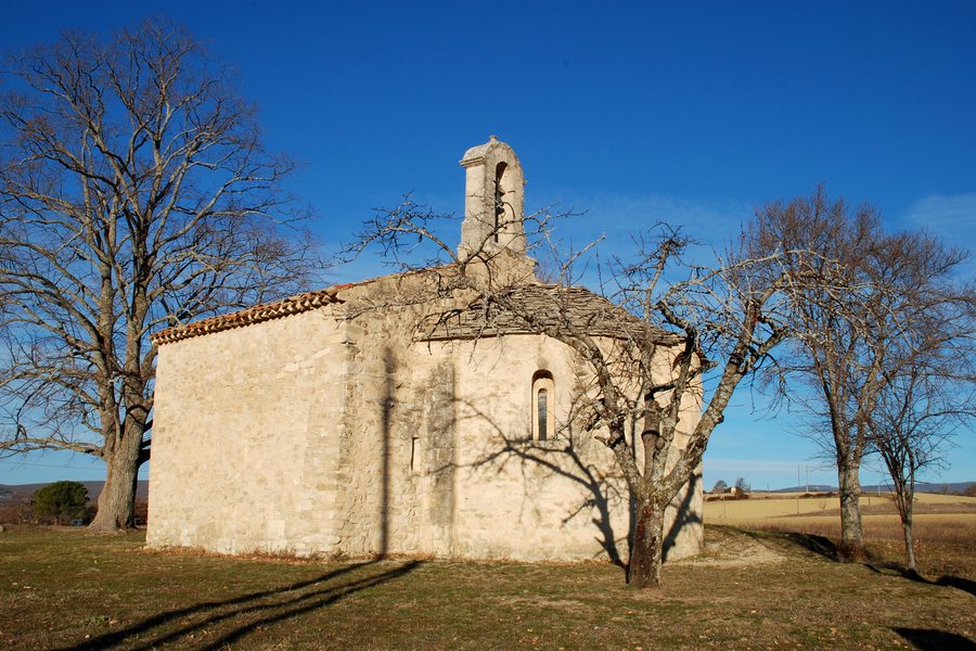 File:Pierrerue - vue de l'est 01.JPG