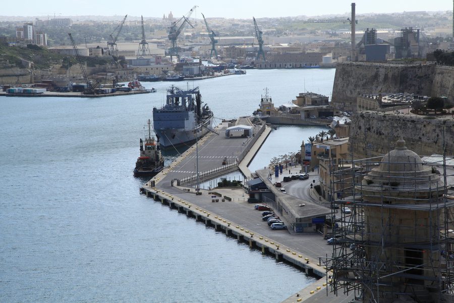 Вид из Upper Barrakka Gardens на Валлетту и Grand Harbour