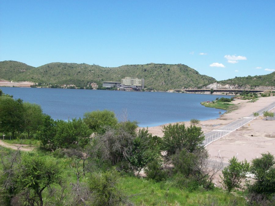 Lago Potrero de Los Funes en la Provincia de San Luis, Argentina.