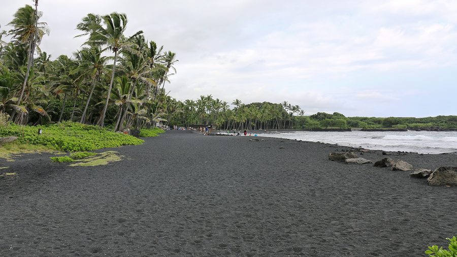 Punalu'u Beach в Pahala на Hawaiʻi Island
