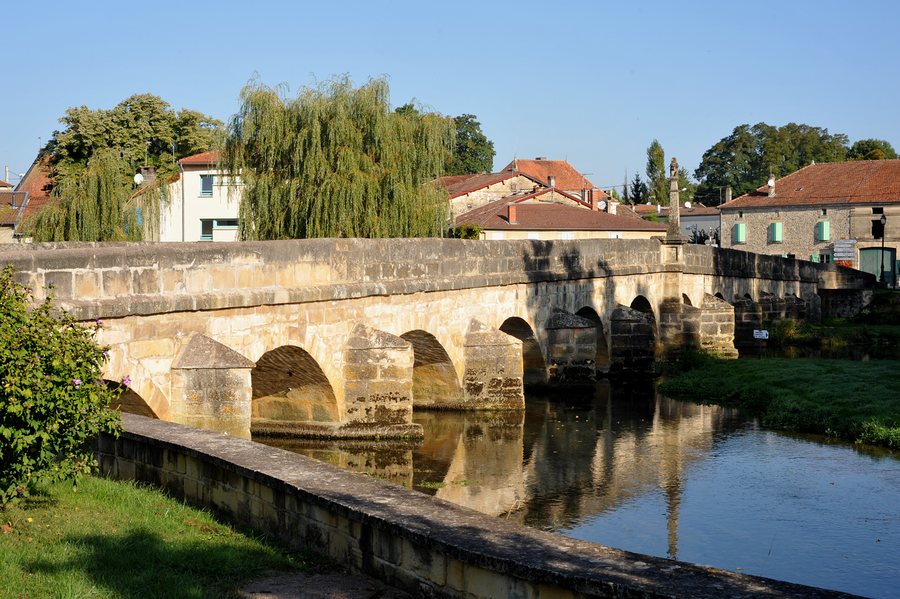 File:Pont sur le Saulx, Haironville 01 09.jpg