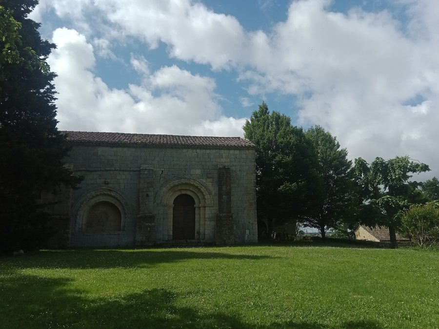 File:Chapelle d'Abrin @ Castelnau-sur-l'Auvignon.jpg