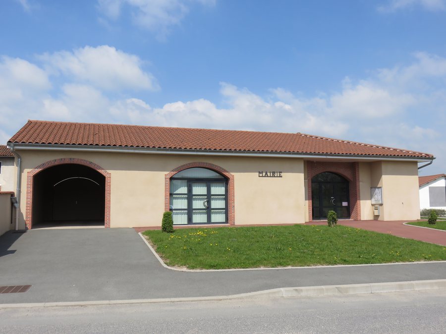 File:Mizérieux - Mairie.jpg