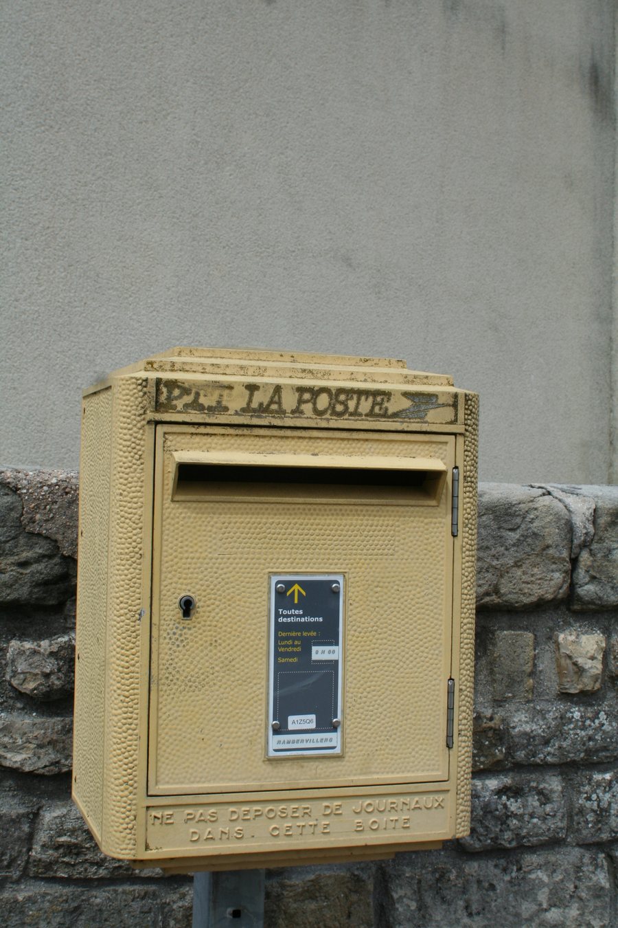 File:Saint-Maurice-sur-Mortagne boîte à lettres 01.JPG