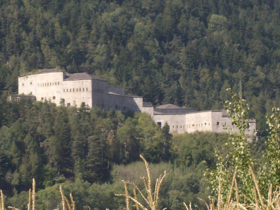 Крепость Франценсфесте в Италии, южная сторона верхней крепости