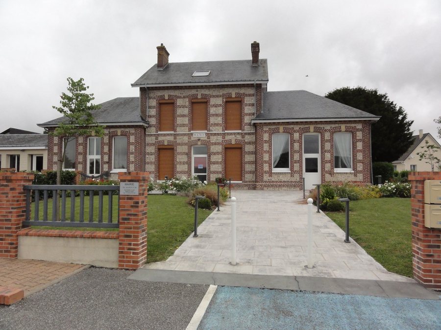 File:Auberville-la-Renault (Seine-Mar.) mairie.jpg