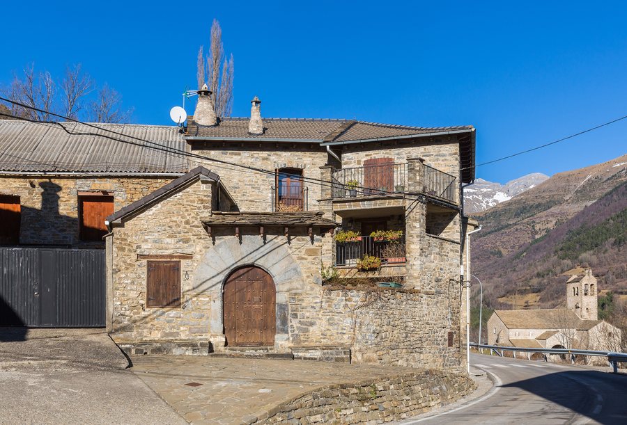 File:Linás de Broto, Huesca, España, 2015-01-07, DD 01.JPG